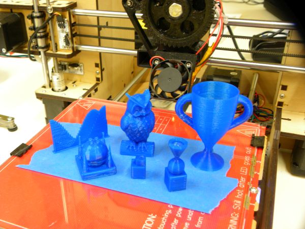 3D-Drucker mit einigen Modellen
